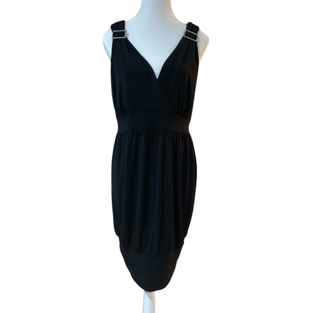 Flattering 🌟 EN FOCUS woman’s size 16W little black dress with bubble hem 👀 EUC